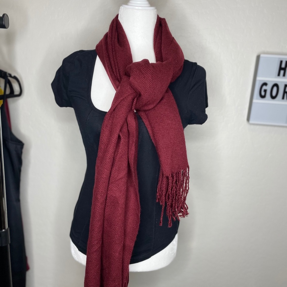 Women’s scarf